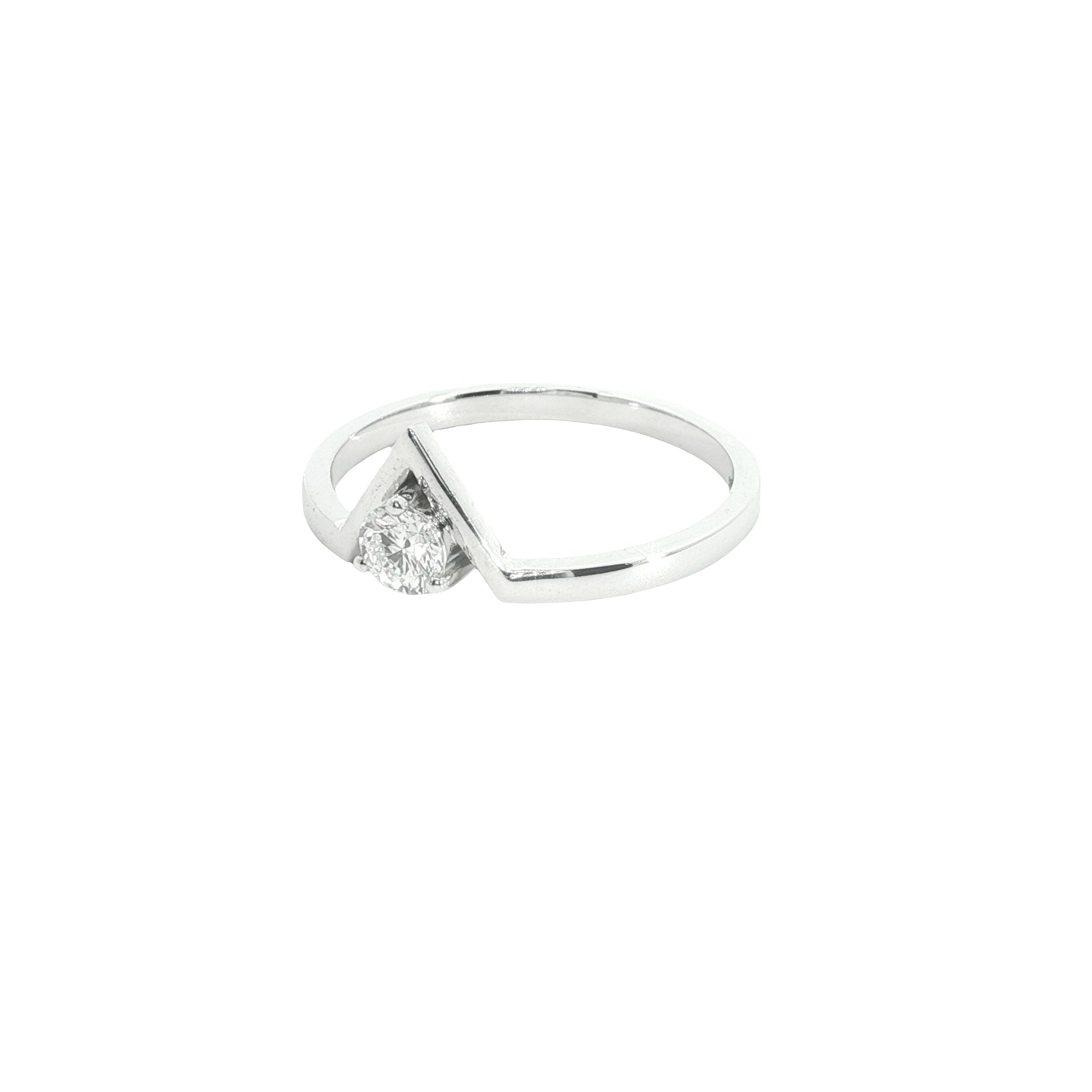 Round Brilliant Cut Lab grown Diamond Fashion Ring