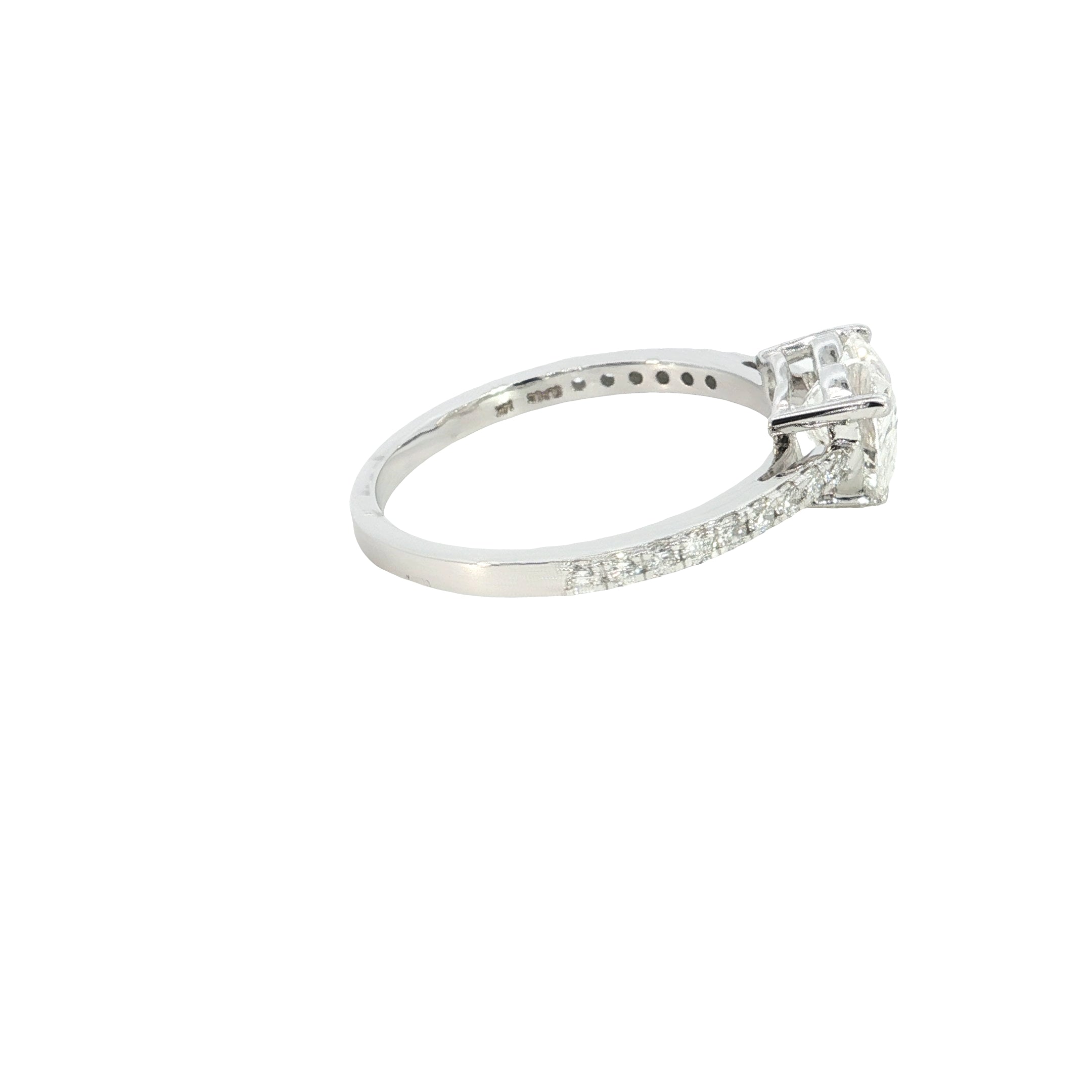 Heart centar with Round Brilliant Cut Lab grown Diamond Engagement Ring