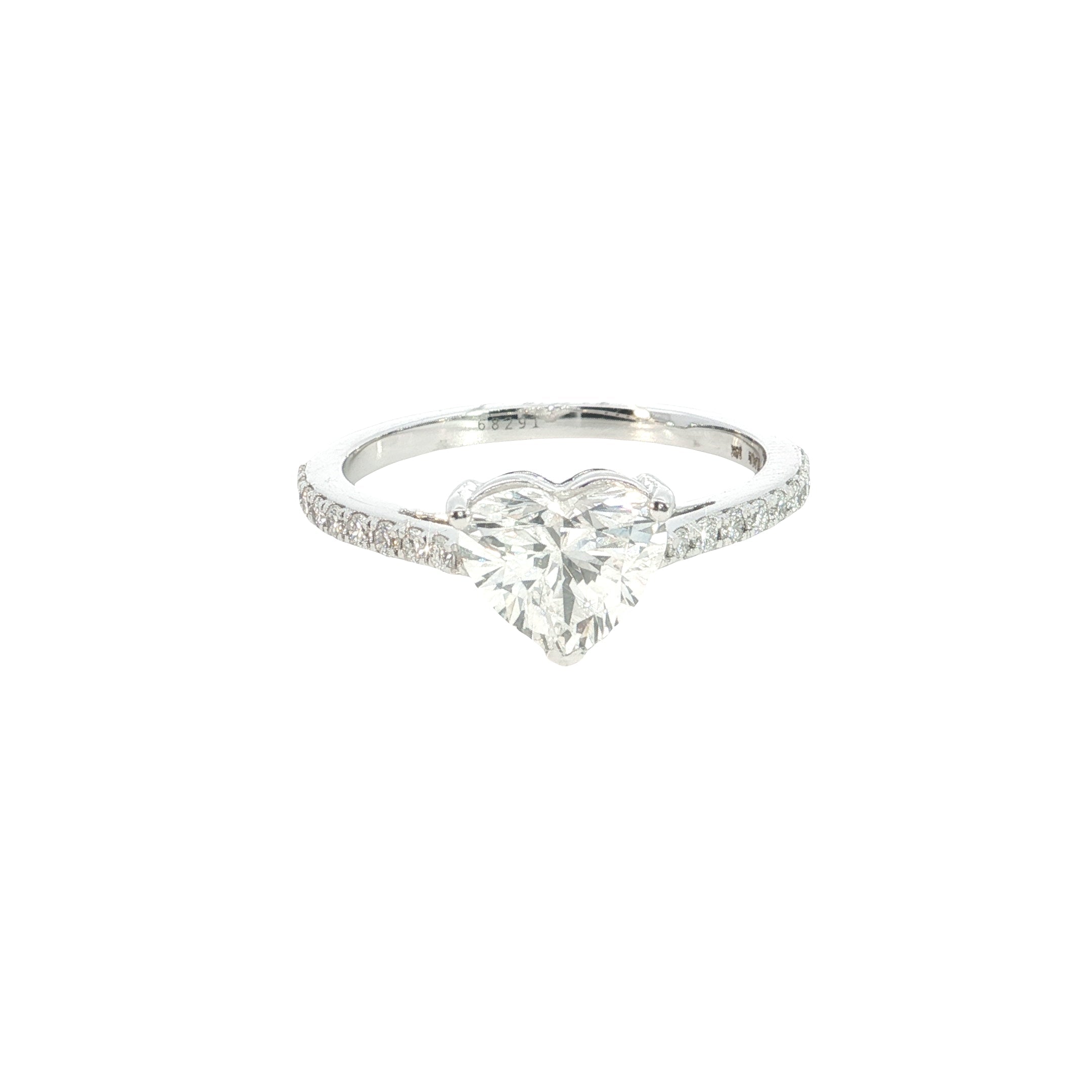 Heart centar with Round Brilliant Cut Lab grown Diamond Engagement Ring