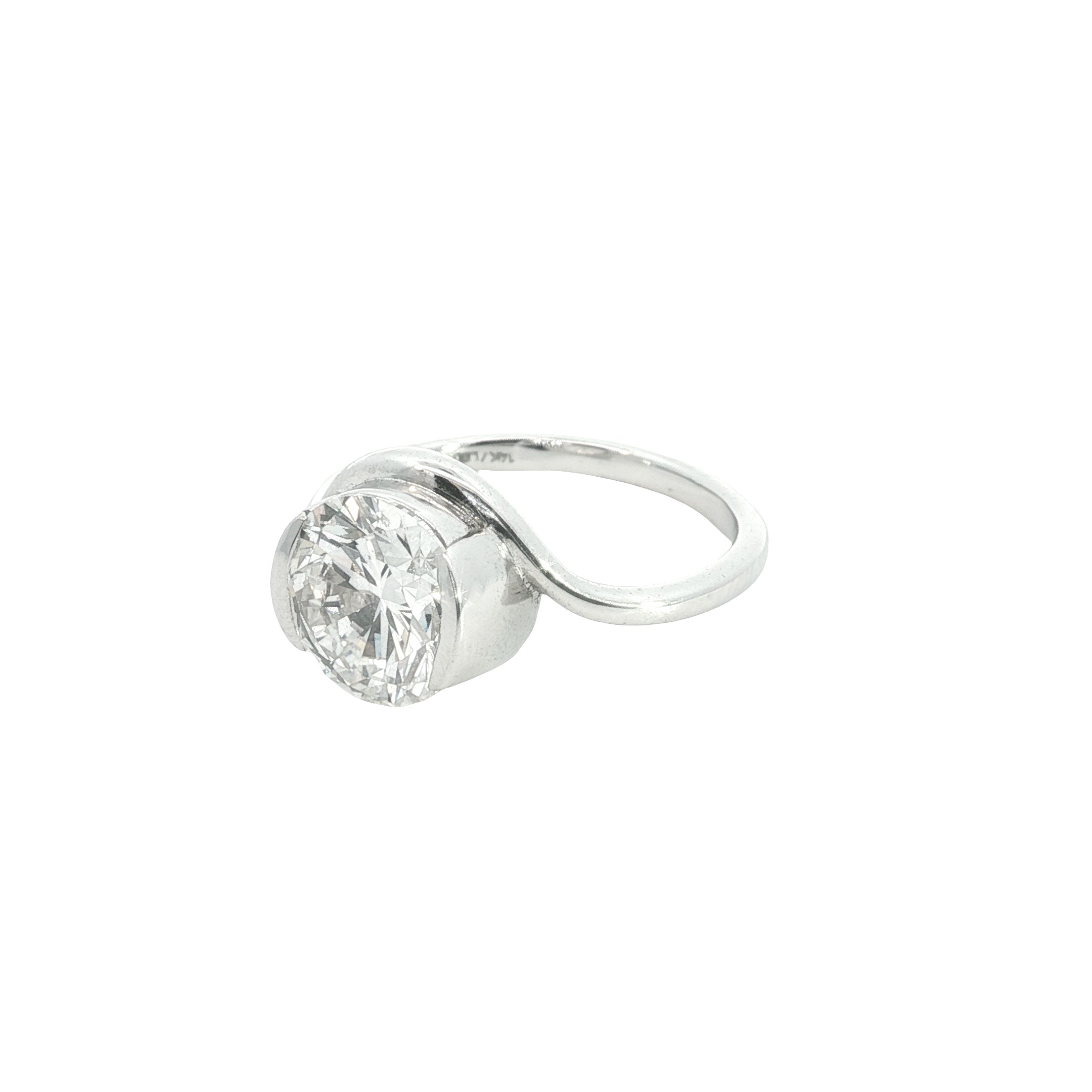 Round Brilliant Cut Lab grown Diamond Engagement Ring