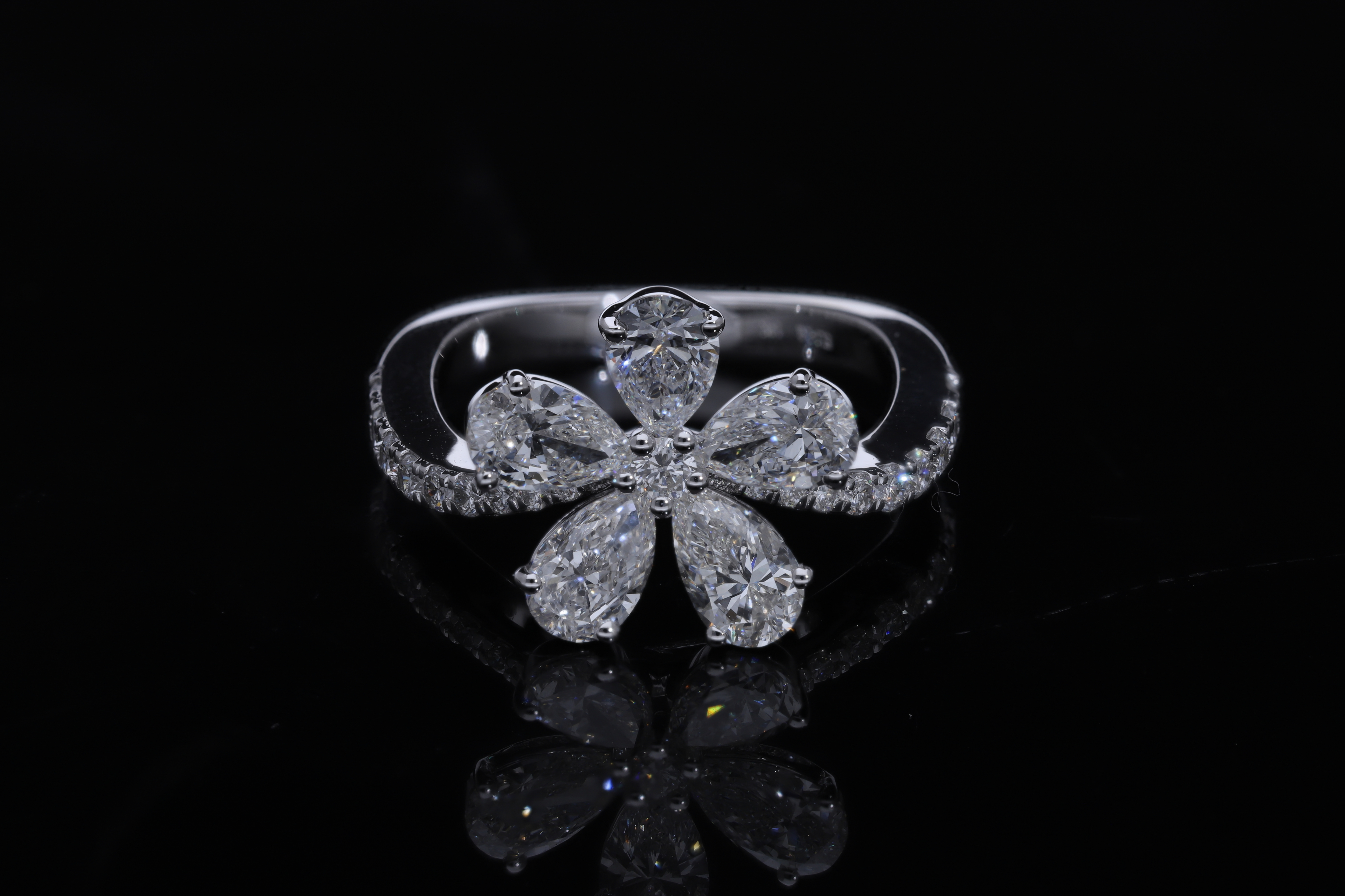 yellow color pear with white Round Brilliant cut  Lab grown Diamond Engagement Ring