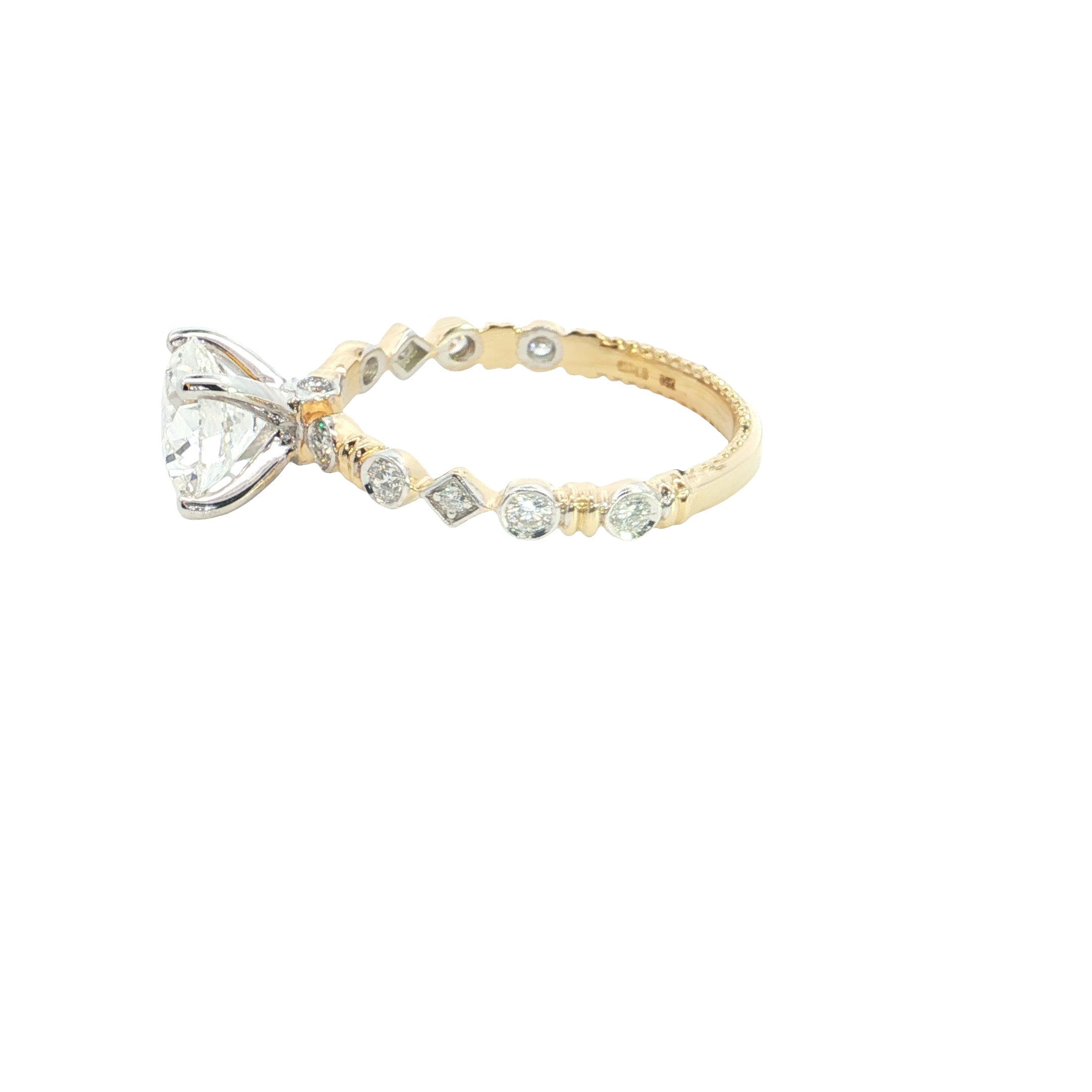 Round Brilliant cut  Lab grown Diamond  Engagement Ring