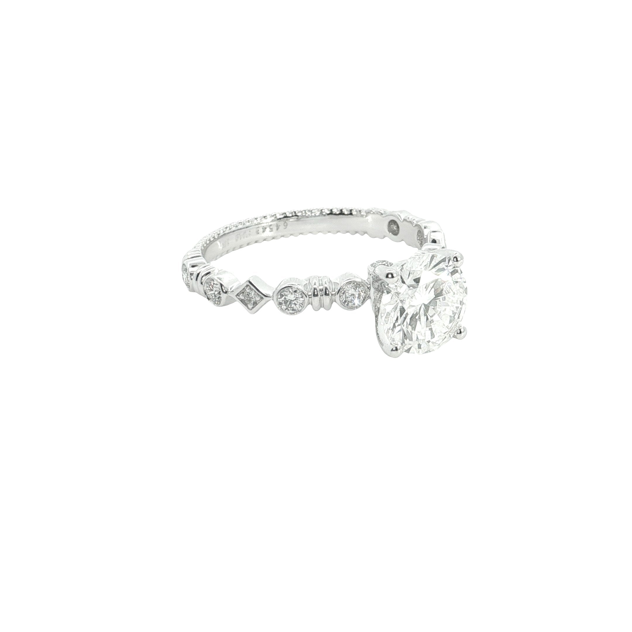 Round Brilliant cut  Lab grown Diamond  Engagement Ring