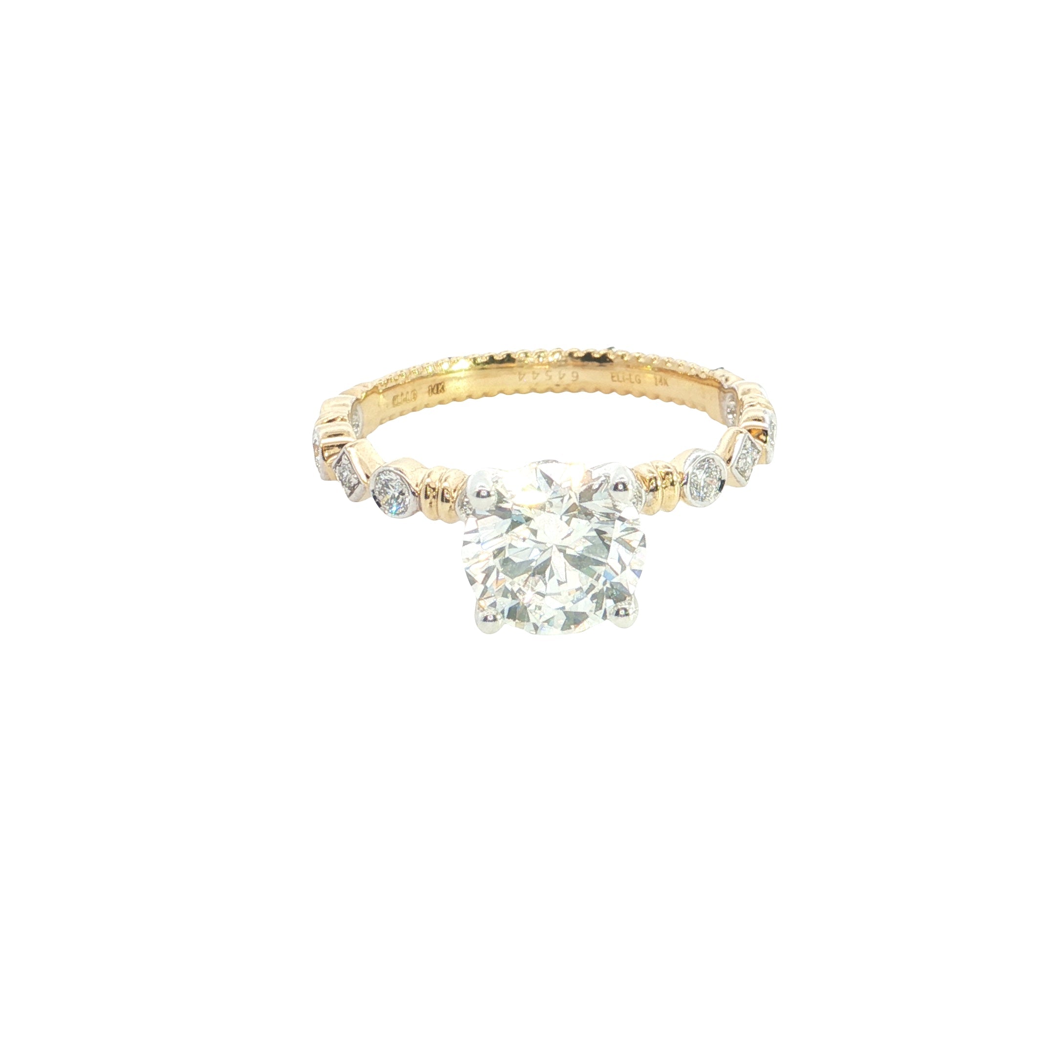 Round Brilliant cut  Lab grown Diamond  Engagement Ring