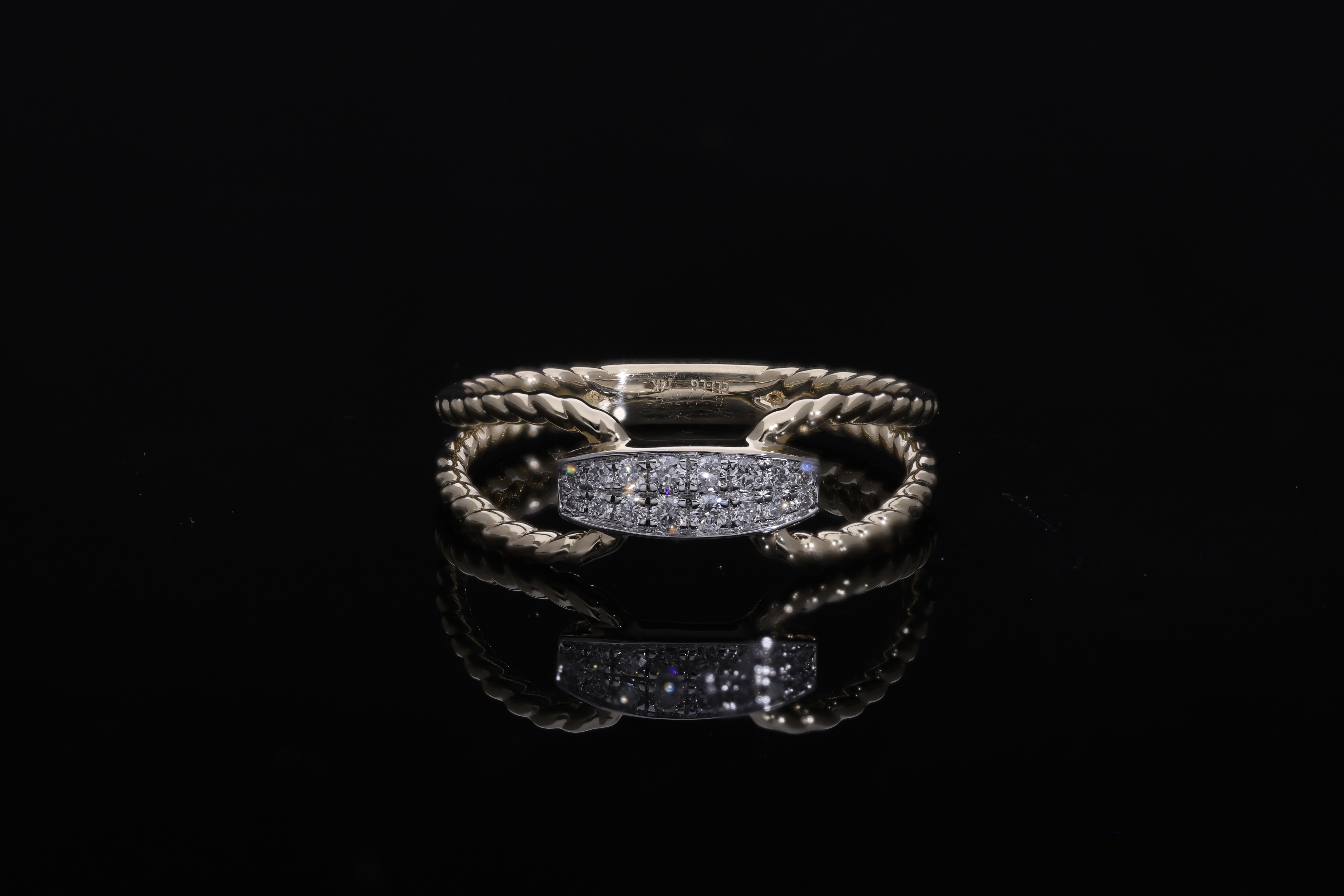 Round Brilliant Cut Lab grown Diamond with pave setting fashion ring