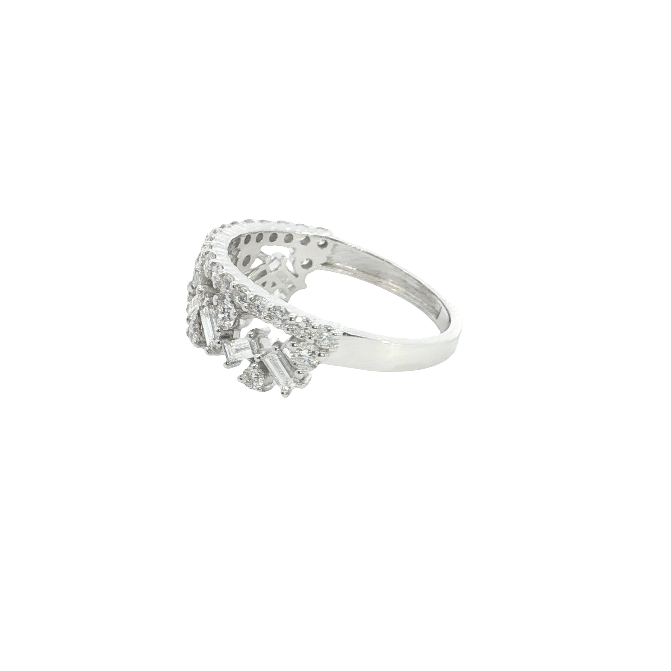 BAGUETTE  with round brilliant cut lab grown crown shape fashion ring