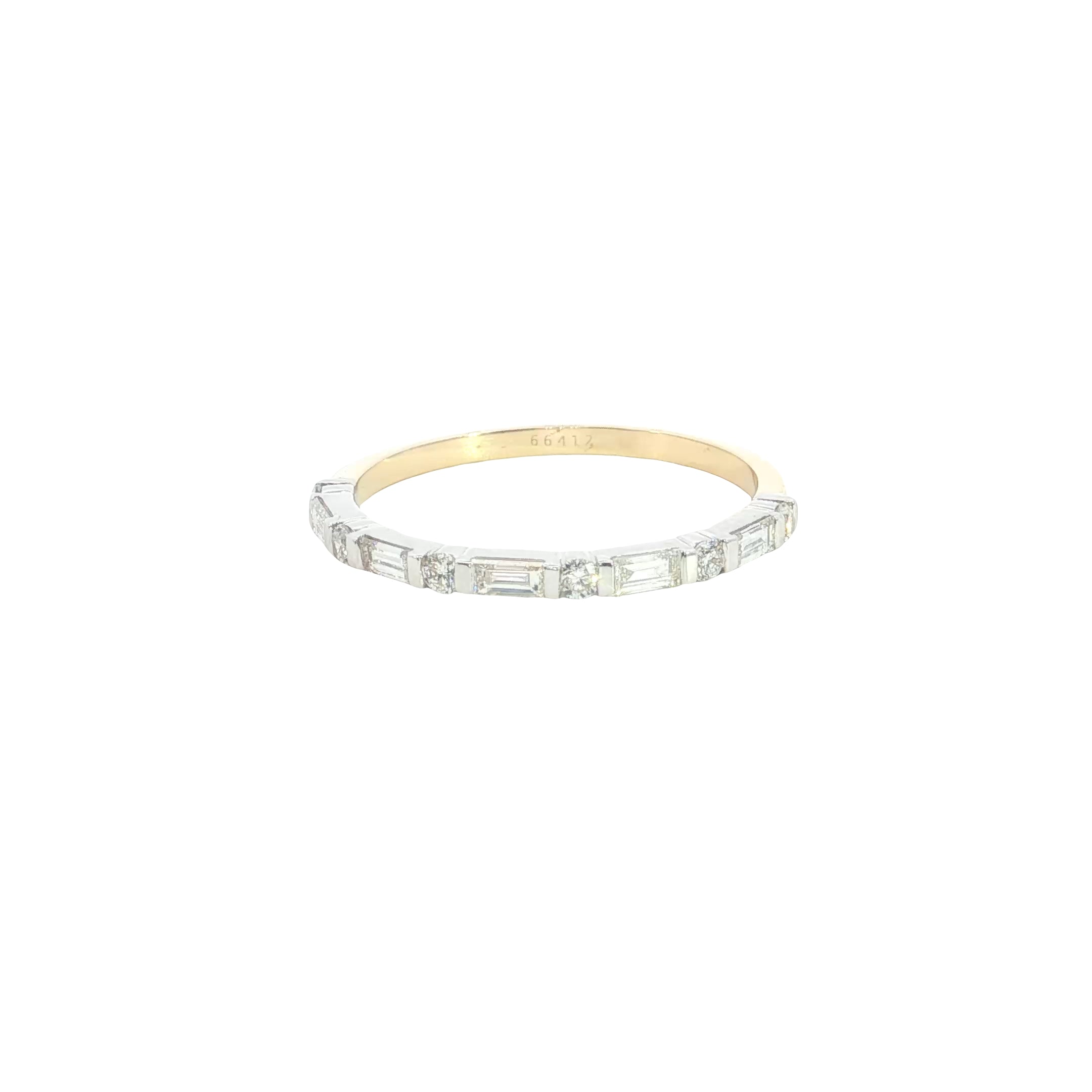 BAGUETTE  with round brilliant cut lab grown wedding band