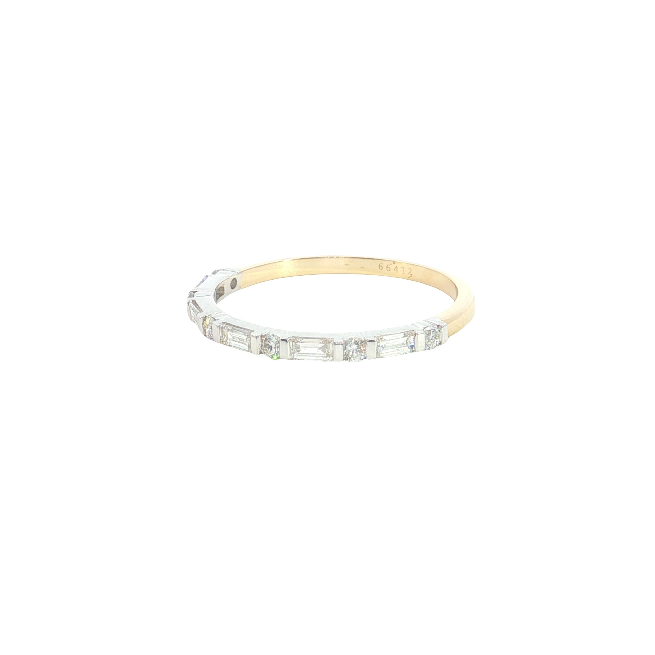 BAGUETTE  with round brilliant cut lab grown wedding band