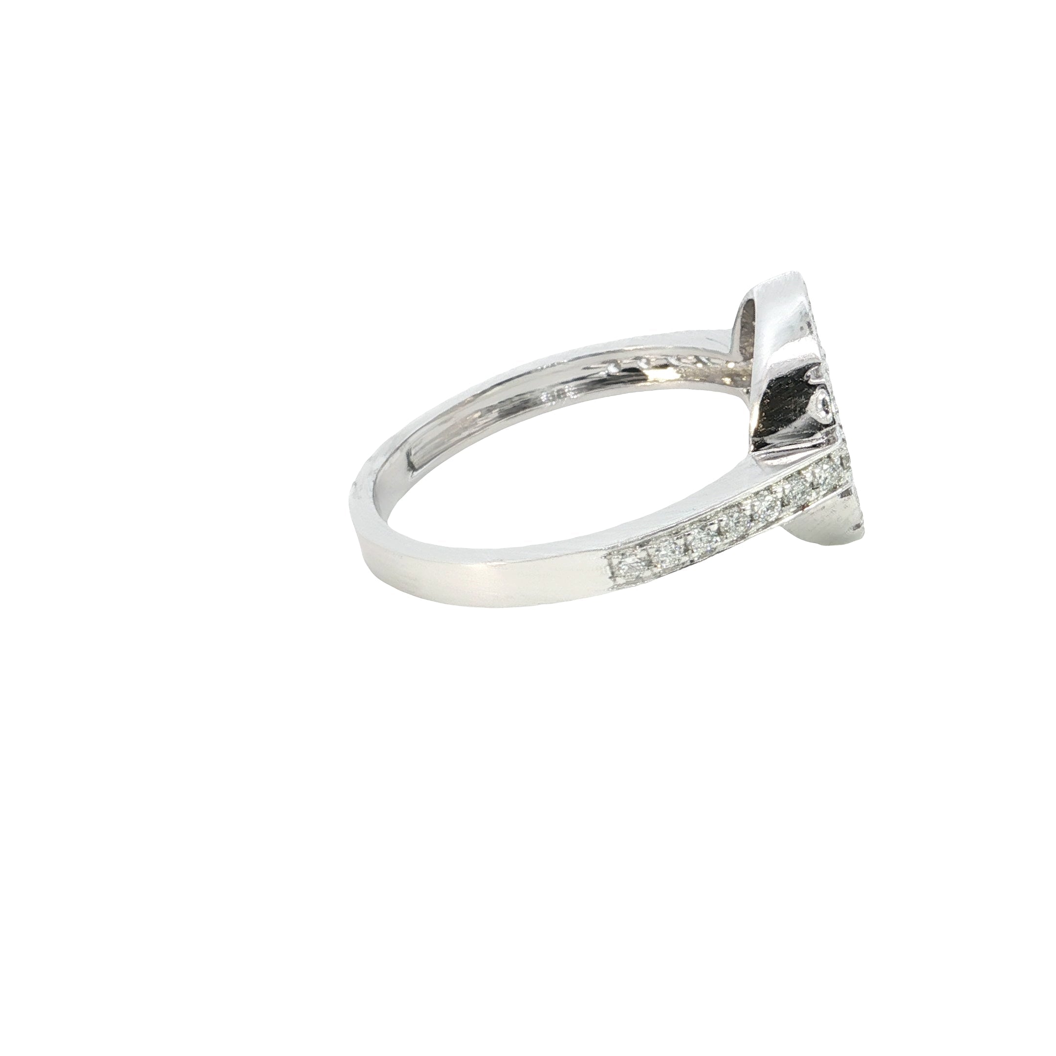 round brilliant cut lab grown diamond fashion ring