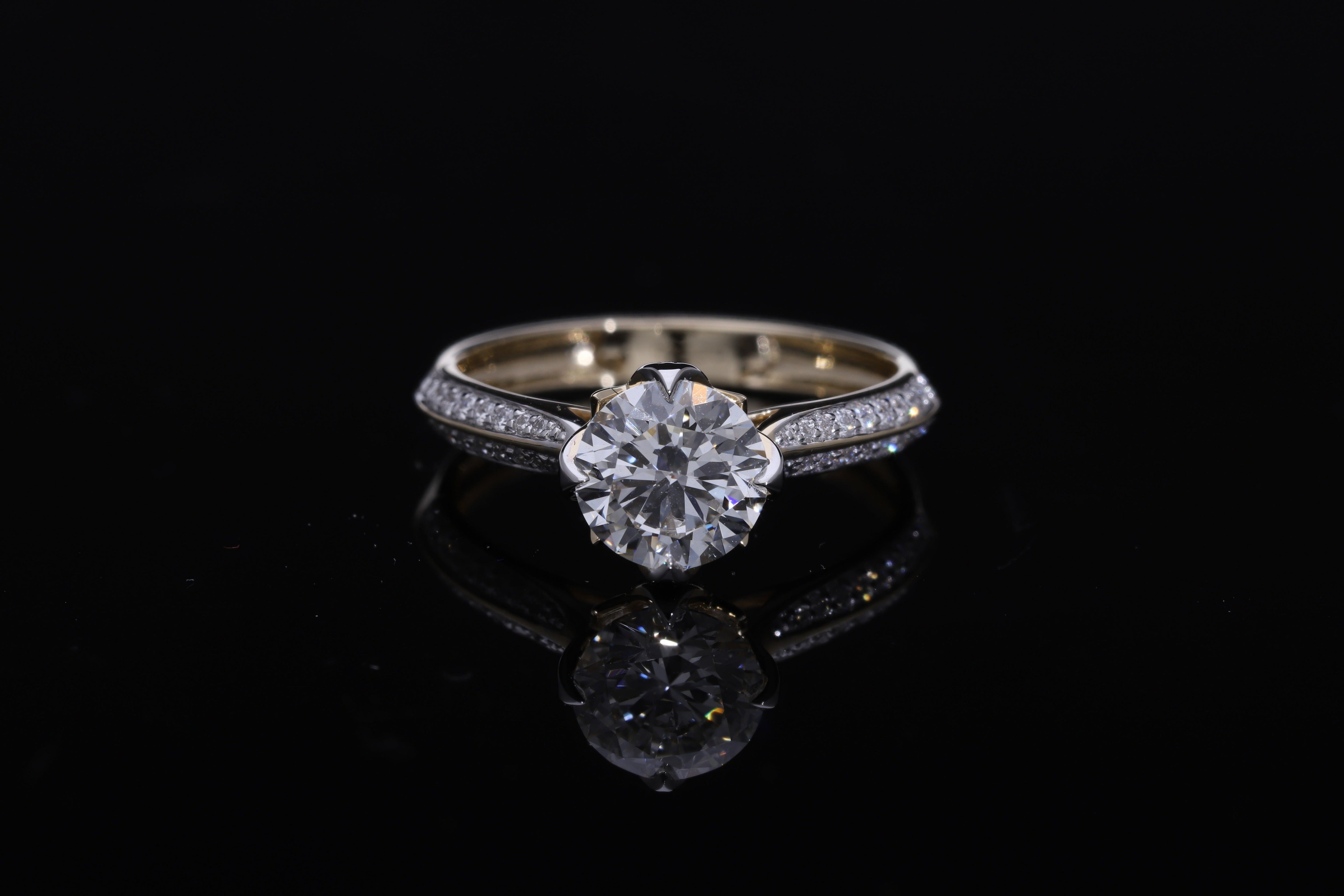 Round Brilliant cut  Lab grown Diamond  Engagement Ring with pave setting