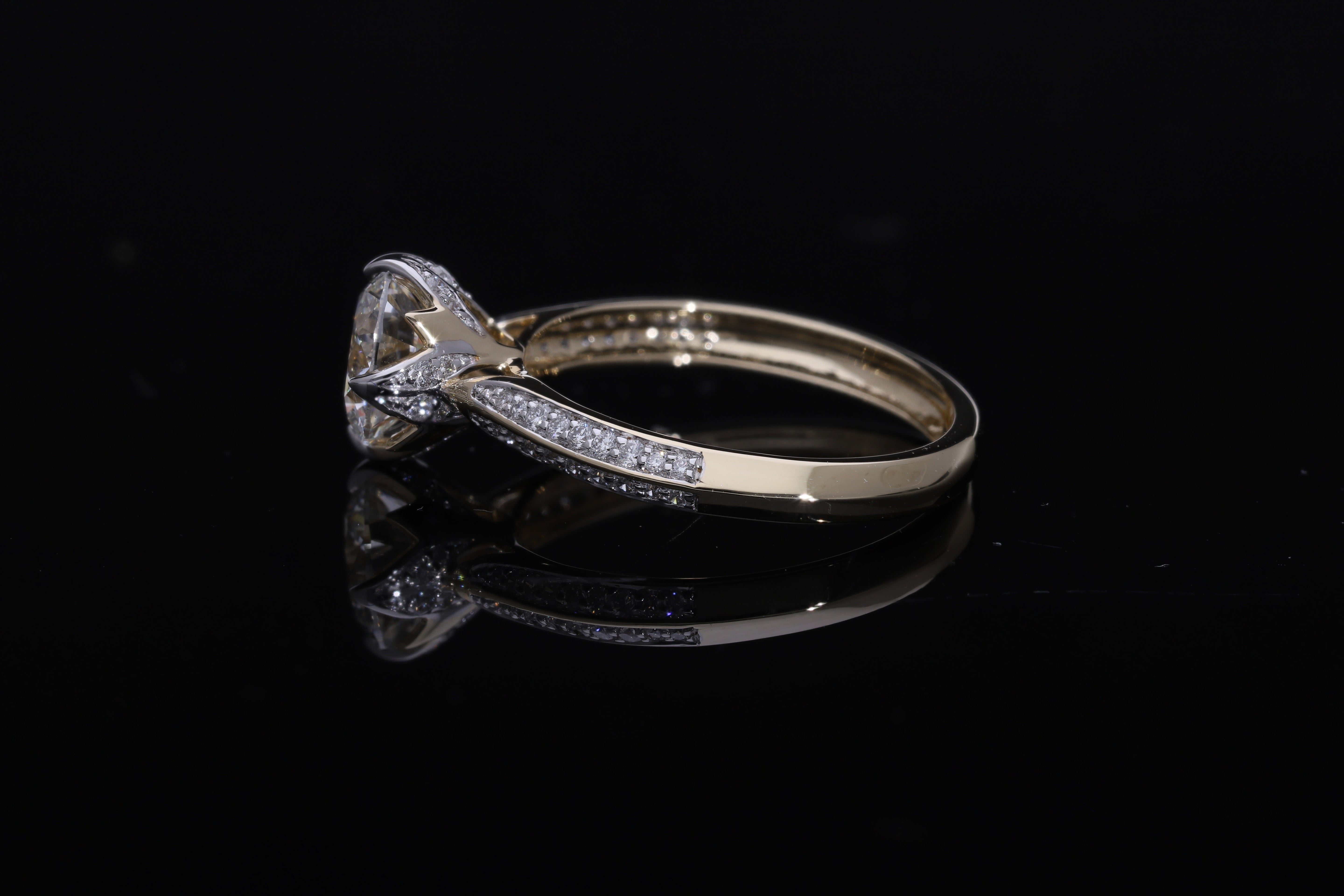 Round Brilliant cut  Lab grown Diamond  Engagement Ring with pave setting