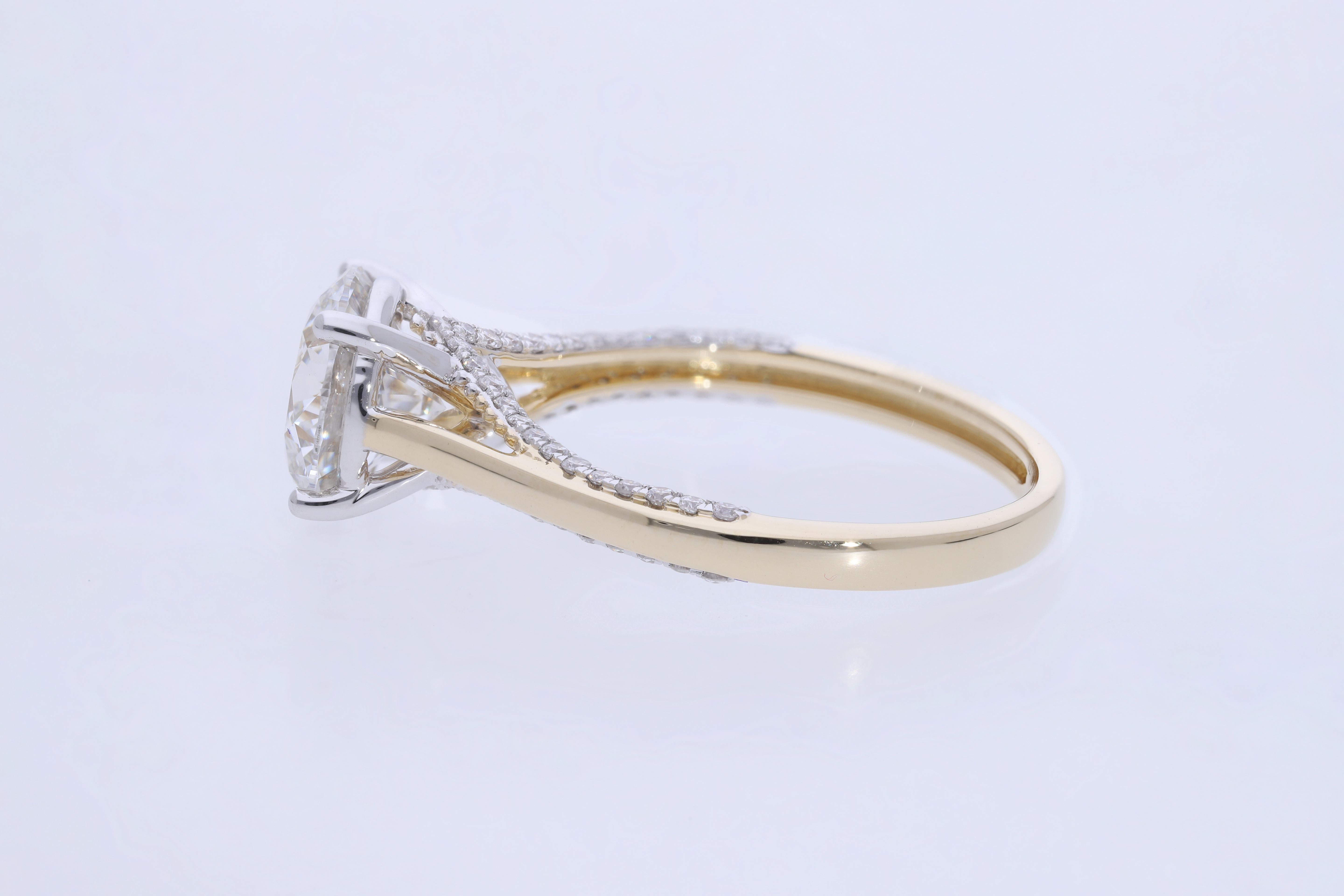 Round Brilliant cut  Lab grown Diamond  Engagement Ring with pave setting