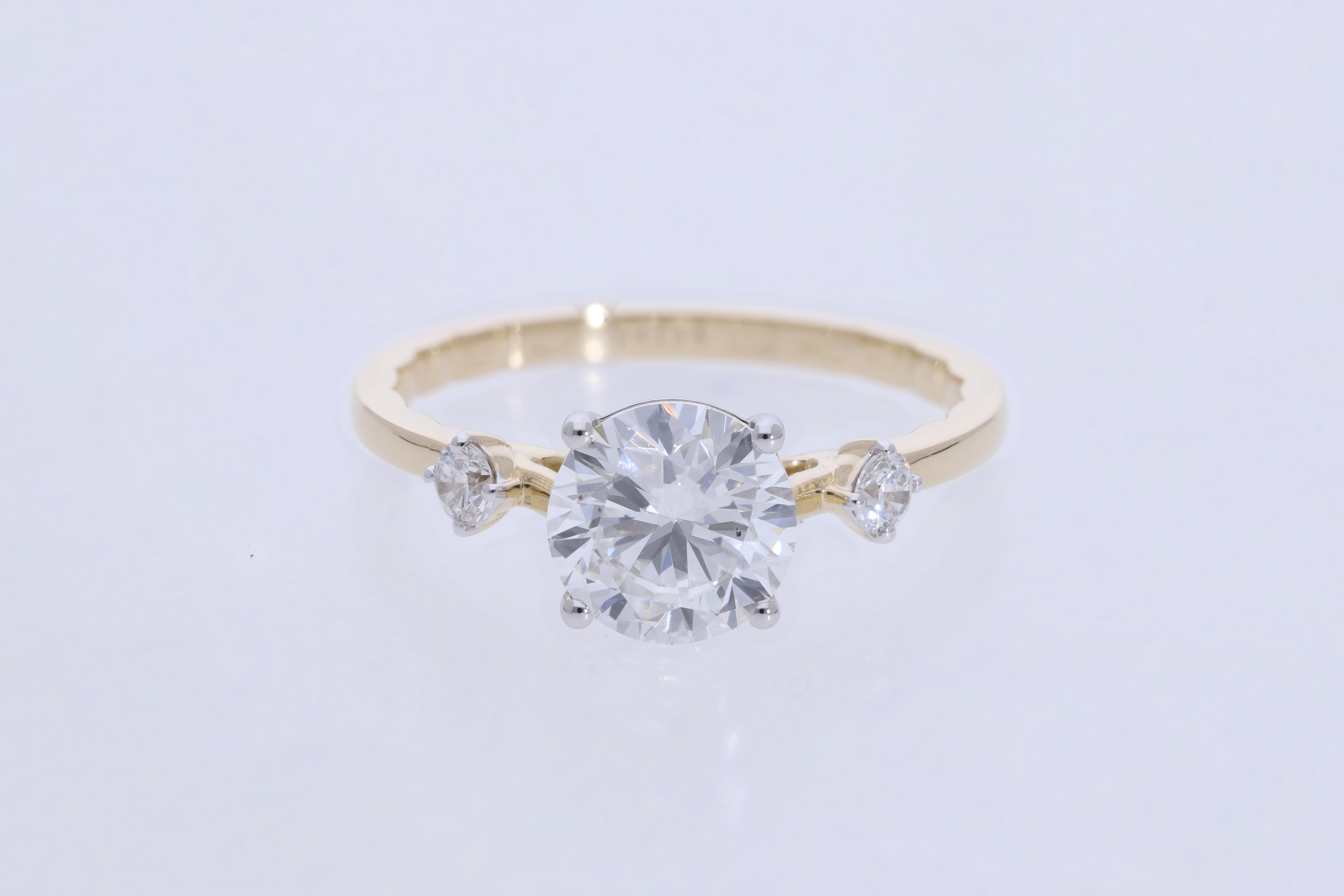 Round Brilliant cut  Lab grown Diamond  Engagement Ring