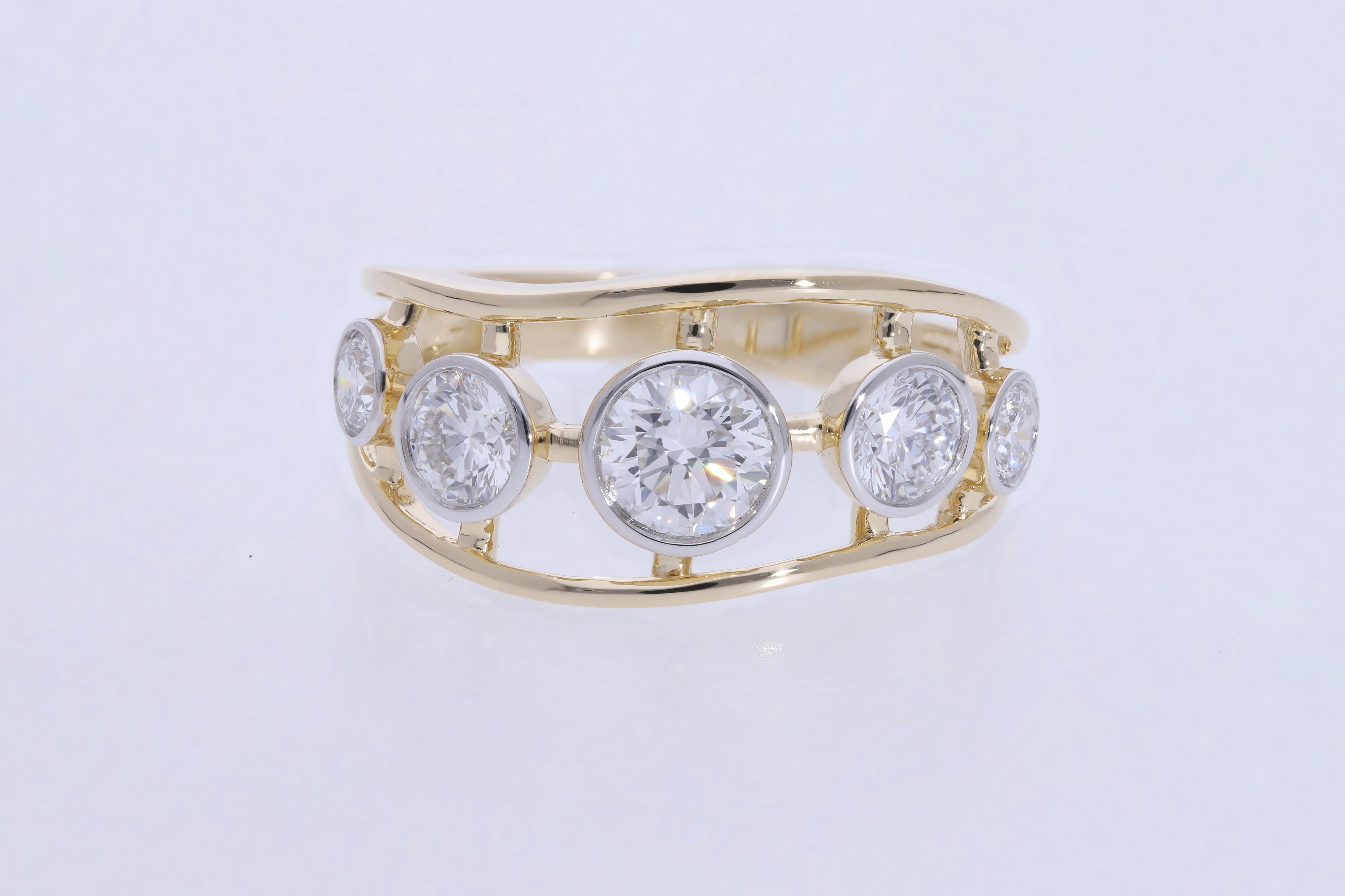 Round Brilliant Cut Lab grown Diamond with Bezel set fashion ring