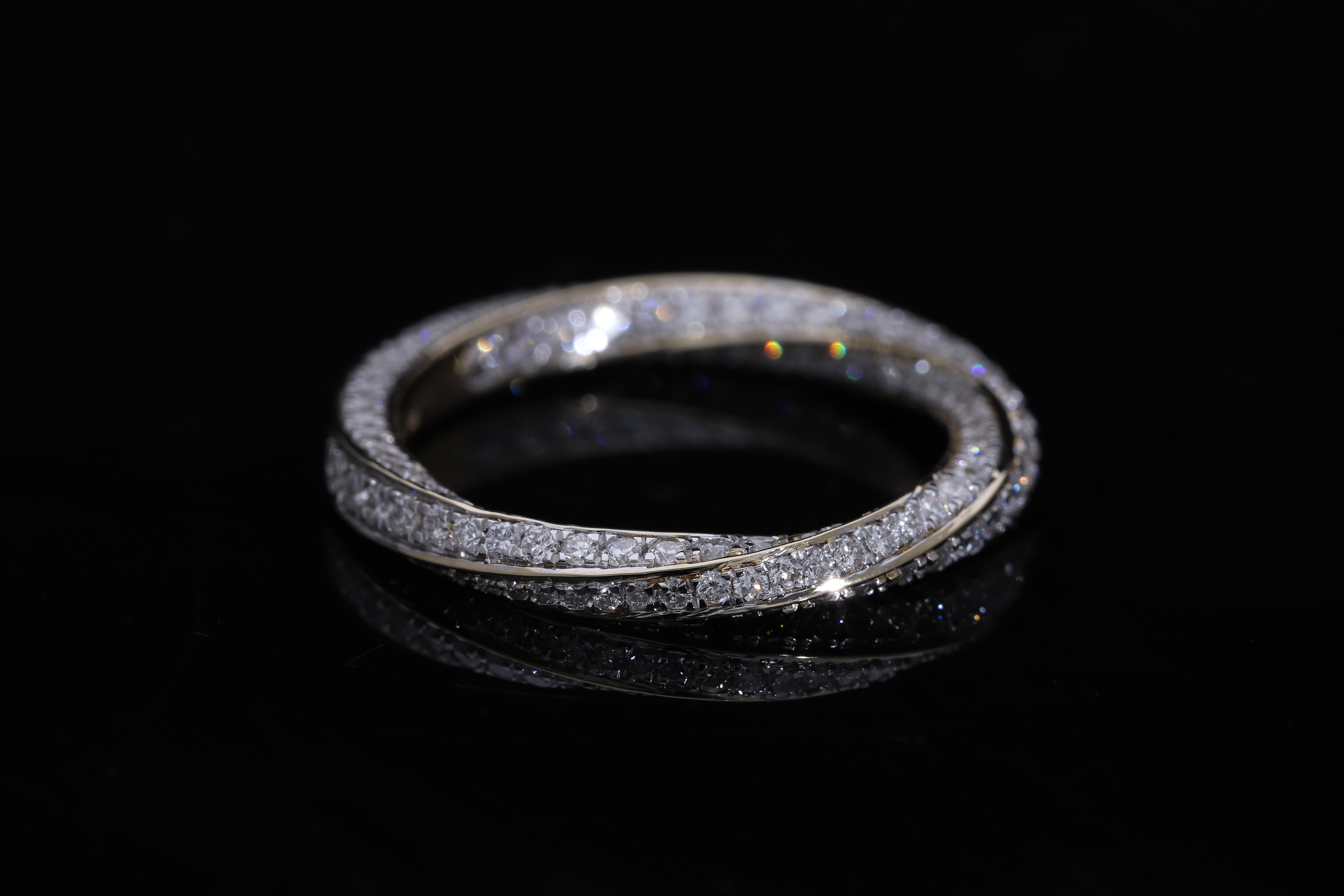 Round Brilliant Cut Lab grown Diamond twisted stackable ring