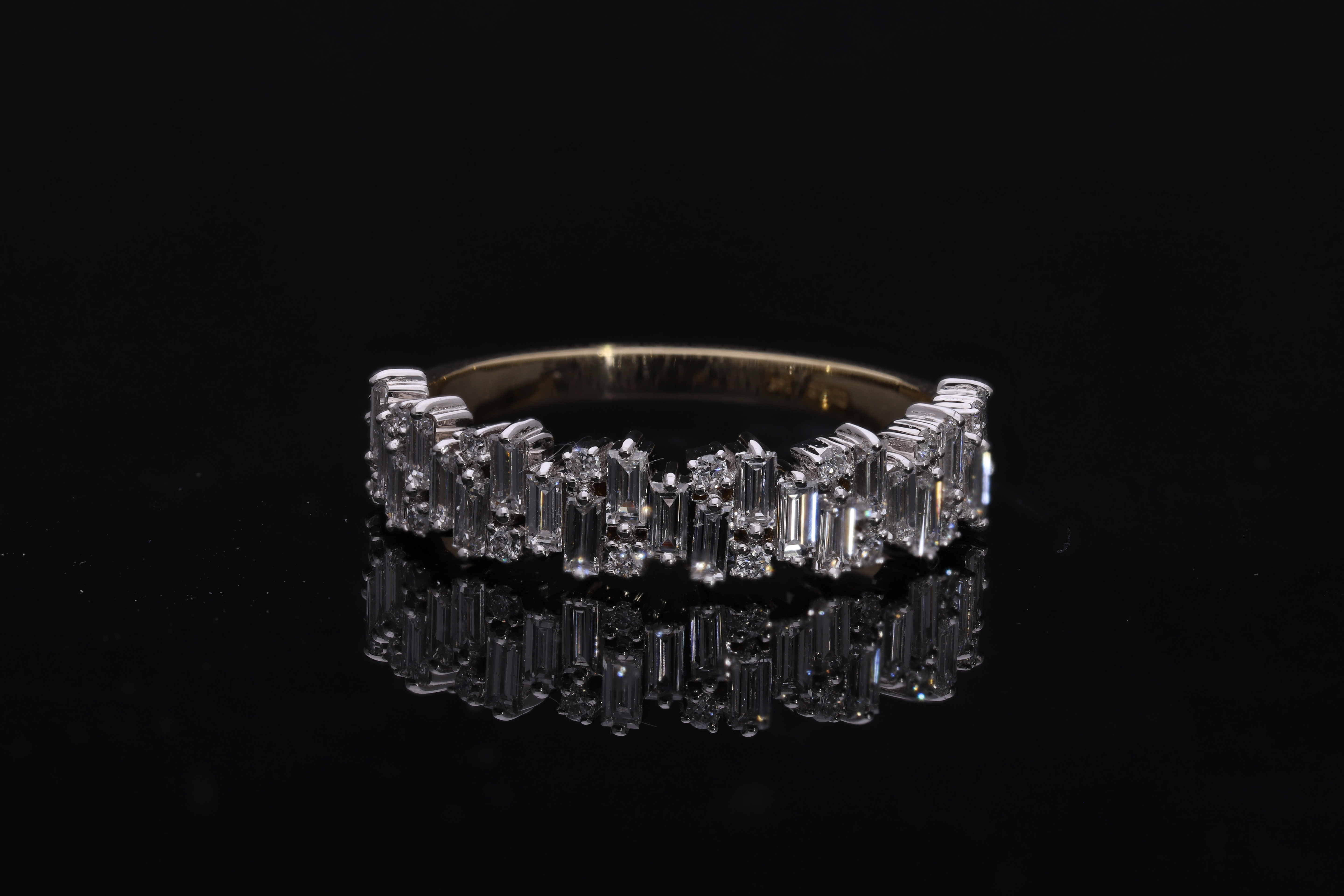 buggette with round brilliant cut lab grown diamond  fashion ring band