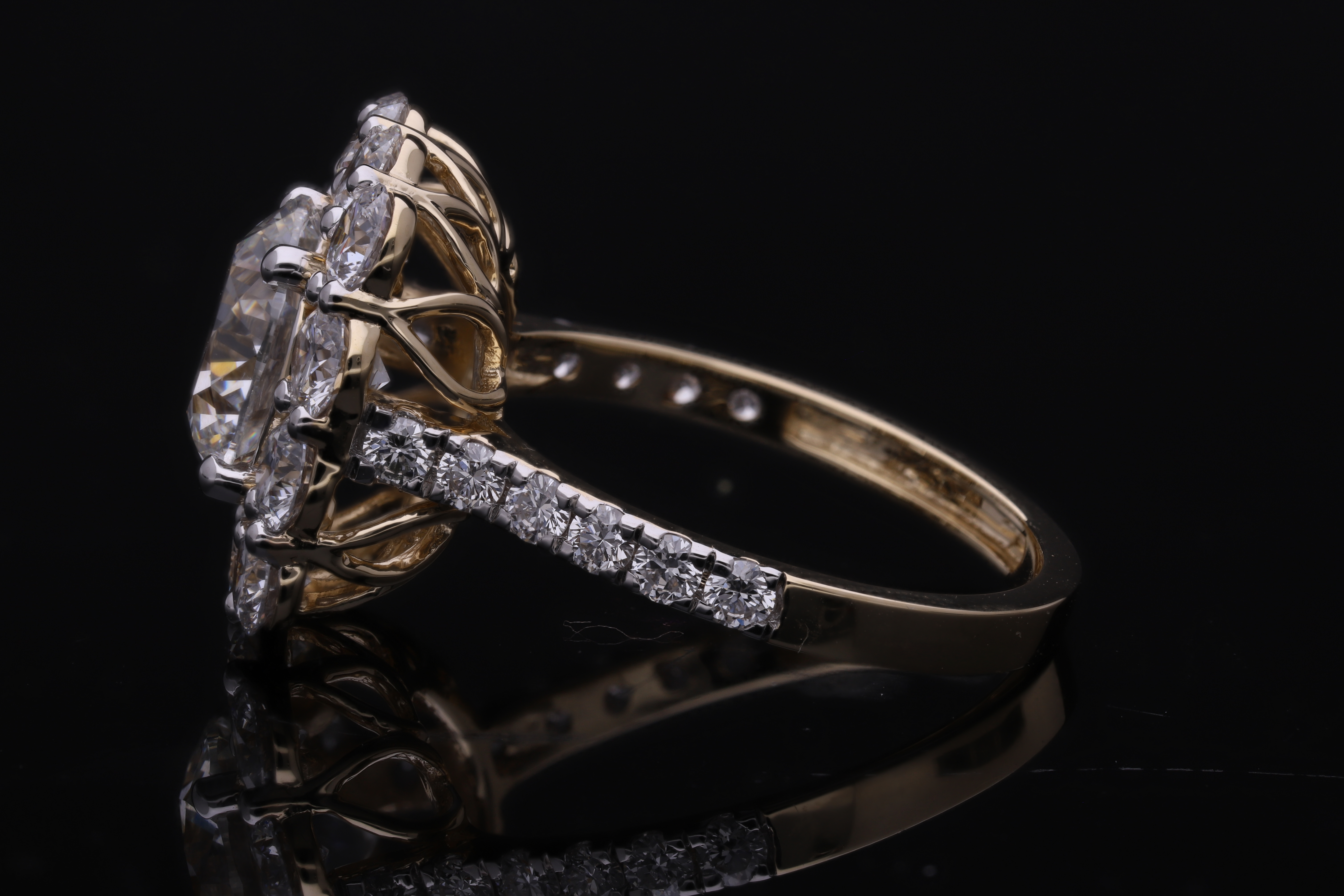 Round Brilliant Cut Lab-Grown Diamond Halo Ring with Pave Setting